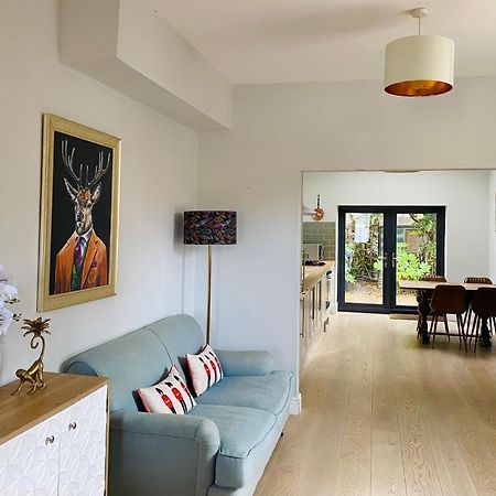 Delightful 2 Bedroom House Central ווינדזור מראה חיצוני תמונה