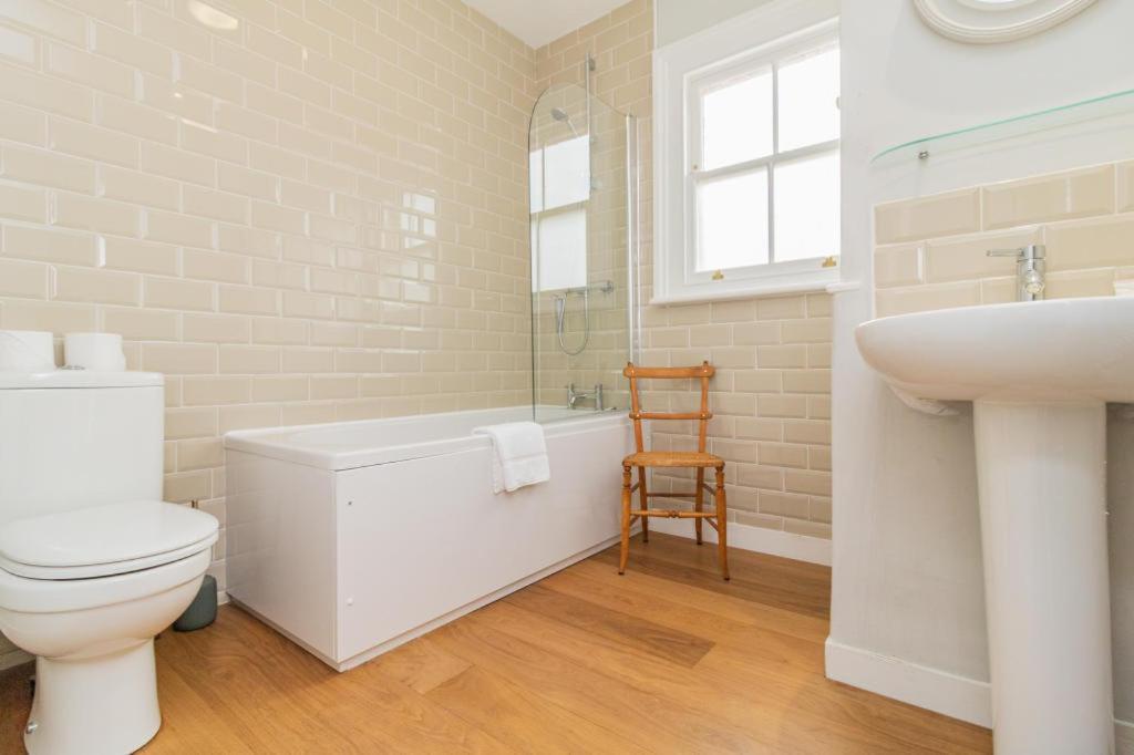 Delightful 2 Bedroom House Central ווינדזור מראה חיצוני תמונה