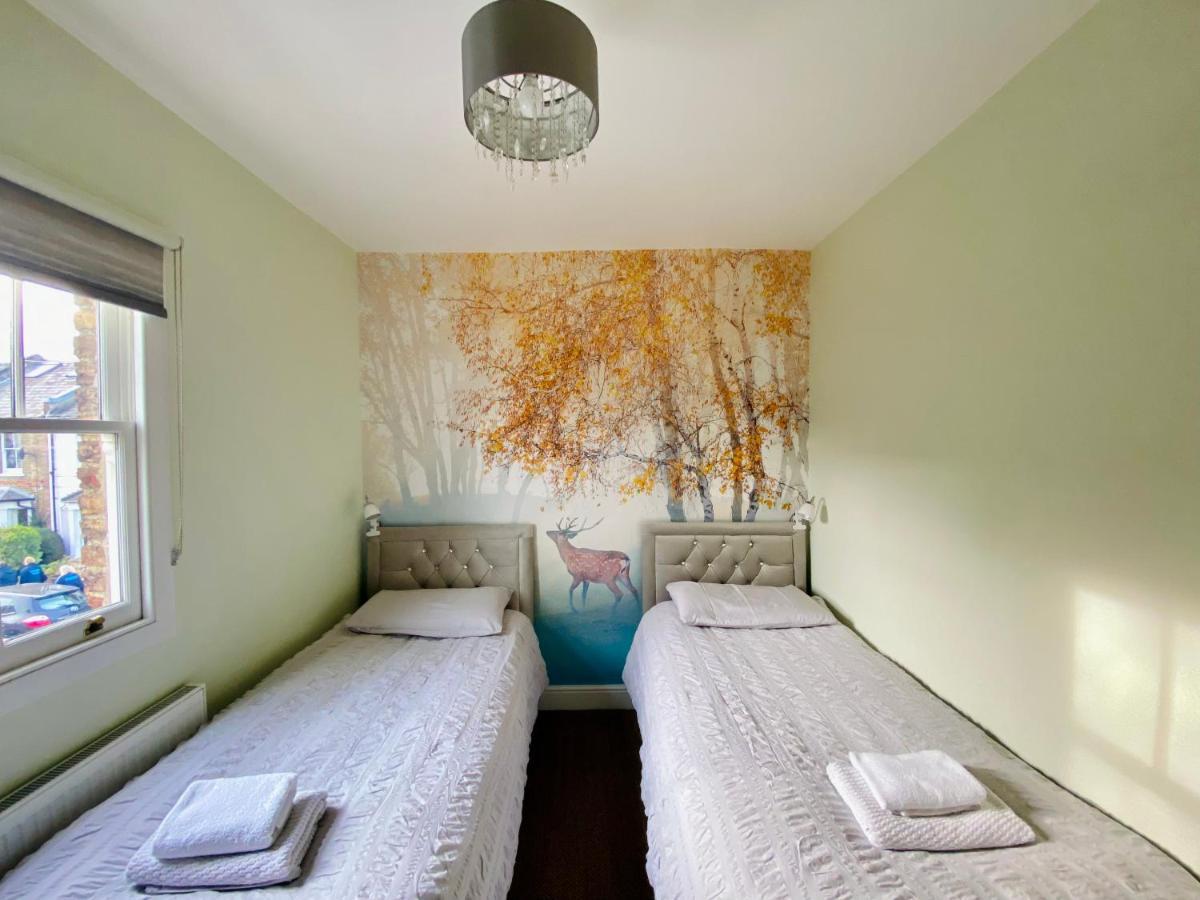 Delightful 2 Bedroom House Central ווינדזור מראה חיצוני תמונה