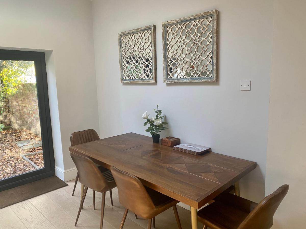 Delightful 2 Bedroom House Central ווינדזור מראה חיצוני תמונה