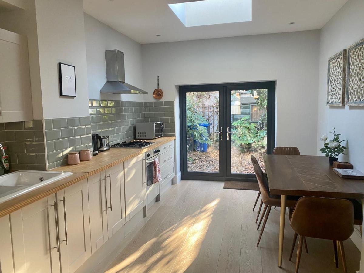 Delightful 2 Bedroom House Central ווינדזור מראה חיצוני תמונה
